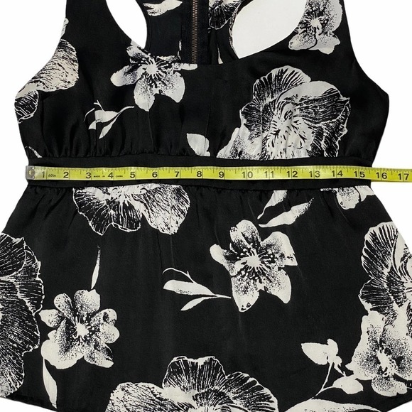 CHARLOTTE Russe Layered Floral Sleeveless Blouse - Picture 8 of 10